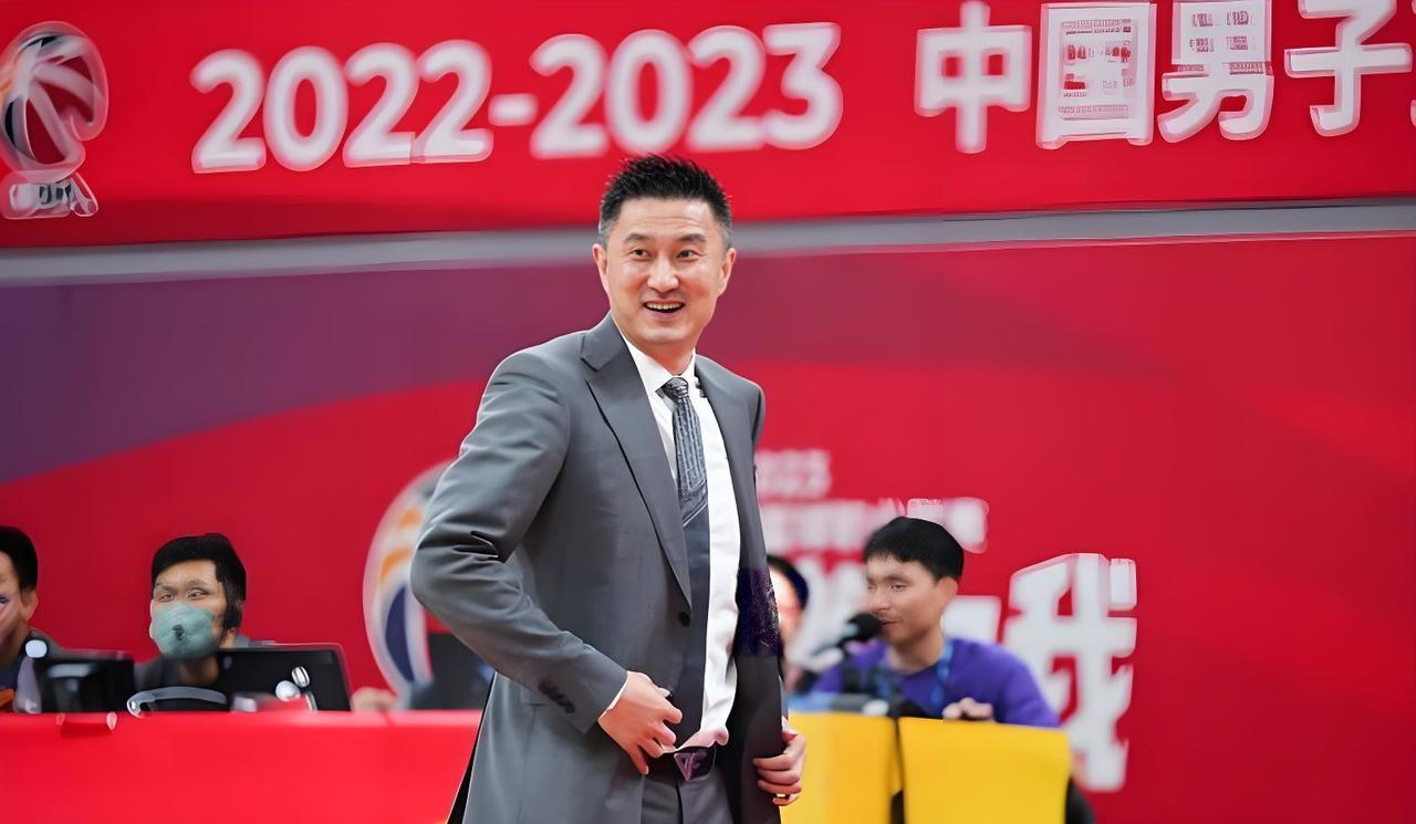 广东男篮亏大了！
今天中午，据CBA媒体人赵探长透露：新赛季单节比赛将从12分钟