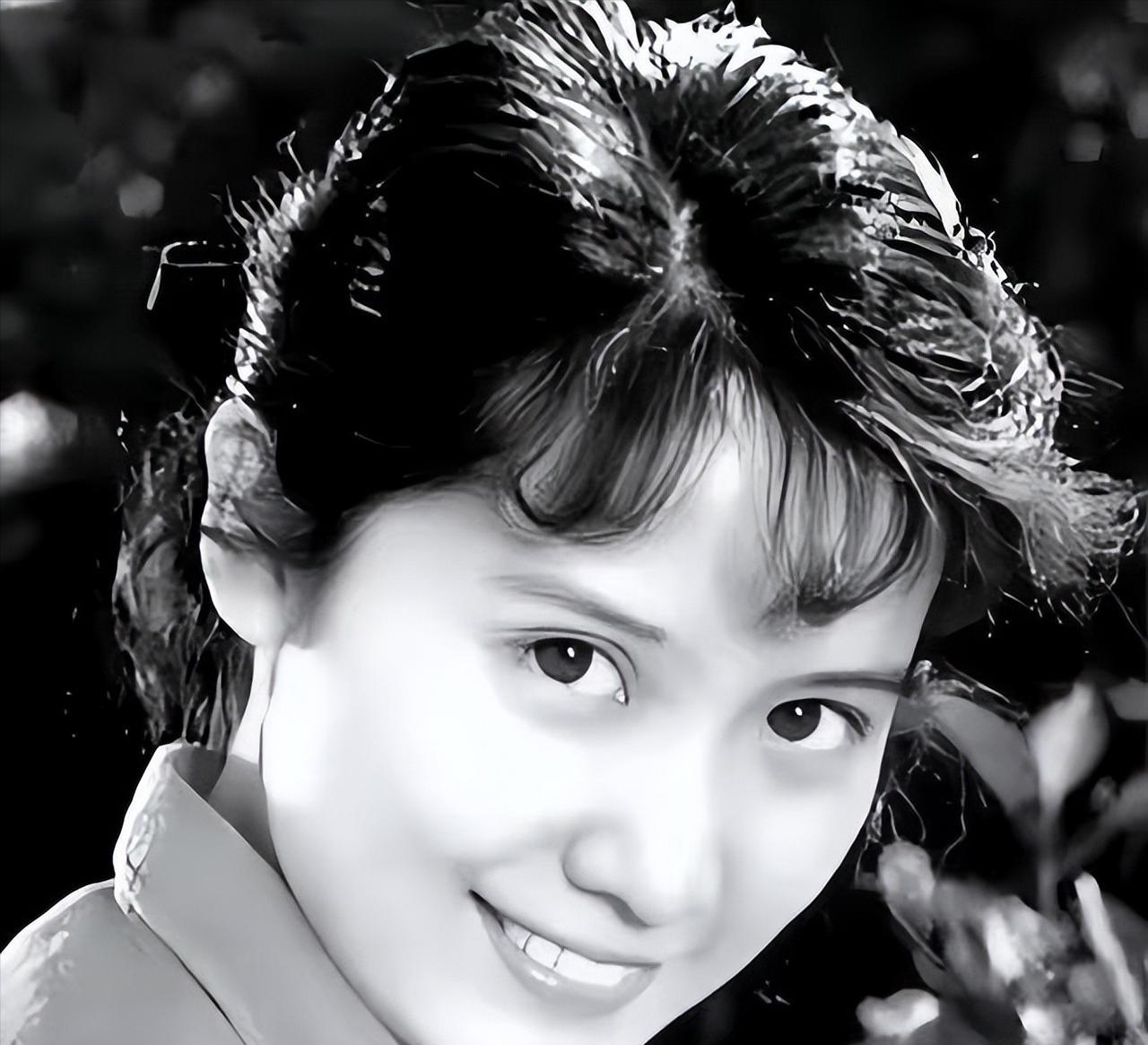 她是中国第一个被执行死刑的明星，却在刑场上大喊不公平！1992年，靠“刘三姐”这