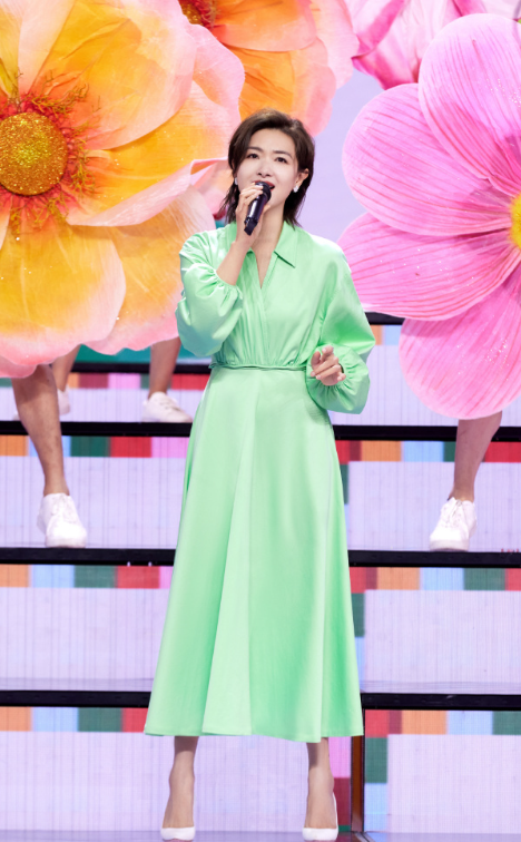 万茜的绿色小裙子，超nice的，喜欢！