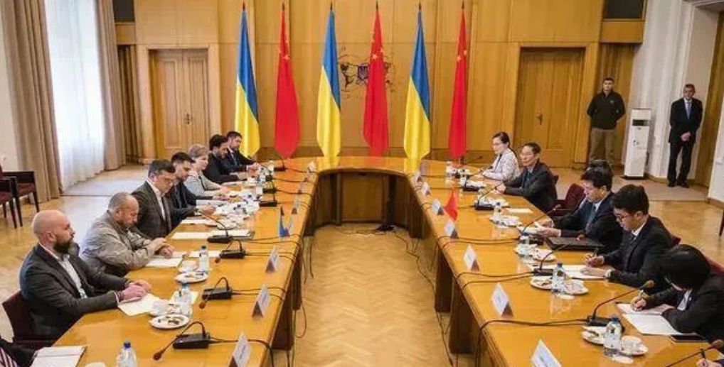 泽连斯基终于发声：乌克兰未向中国求武，盼中国援手！

若俄乌战争落幕，美欧弃乌而