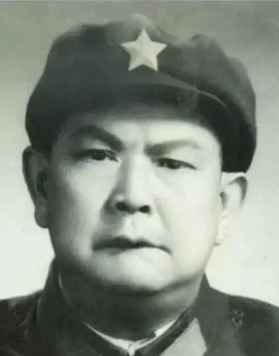 1941年，新四军参谋带着2个伤员打游击，3人总共才1条枪，谁知短短4年，这个参