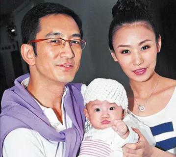 2007年，43岁的吴启华花650万，娶了22岁的石洋子。没想到婚后，石洋子就将