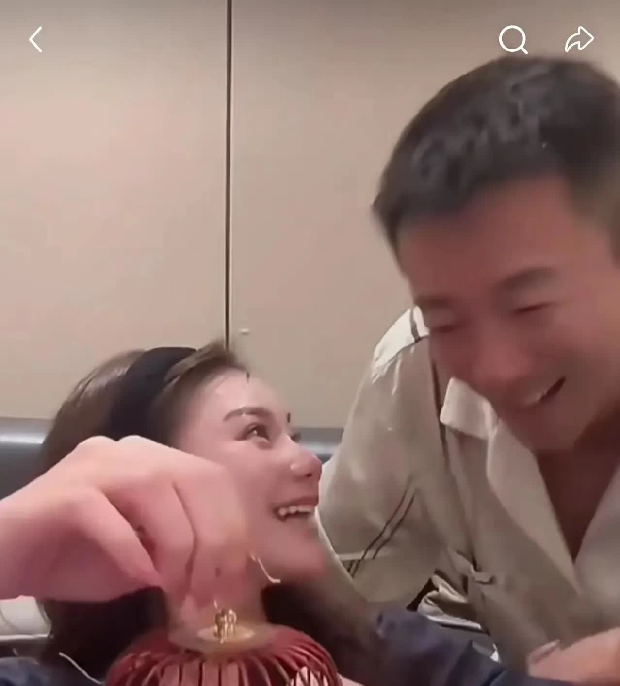 大家有没有发现？

汪小菲现在直接沉默了，S家没办法了

有筱梅以后他真