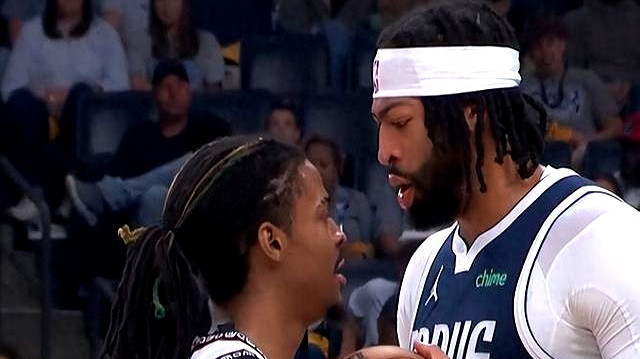 抢八大战！灰熊队完胜独行侠，莫兰特飞天遁地，戴维斯带不动