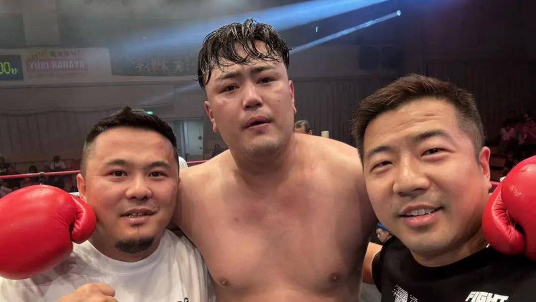 中国拳击惊现重量级不败新星，已连胜两大日本高手，排名仅次于张志磊