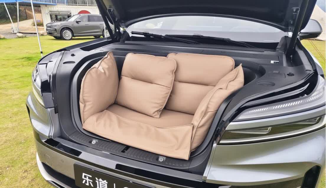 乐道L90:240L；
蔚来ES8:230L；
问界M9（纯电版）:80L；