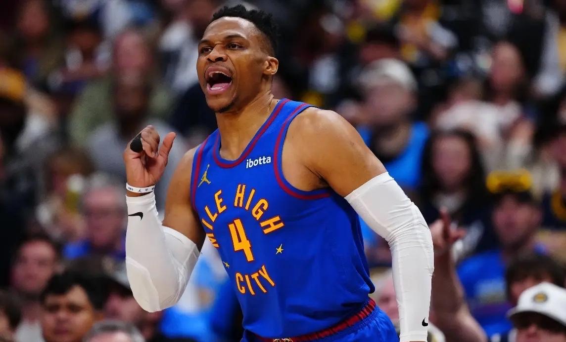 20号NBA，一大早传来两个不可思议的消息。

1、76人今夏想搞大动作
据ES