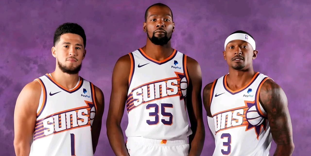 太阳队这操作，简直冤大头实锤。为了杜兰特和比尔，送出5个首轮签、5个互换权，还有