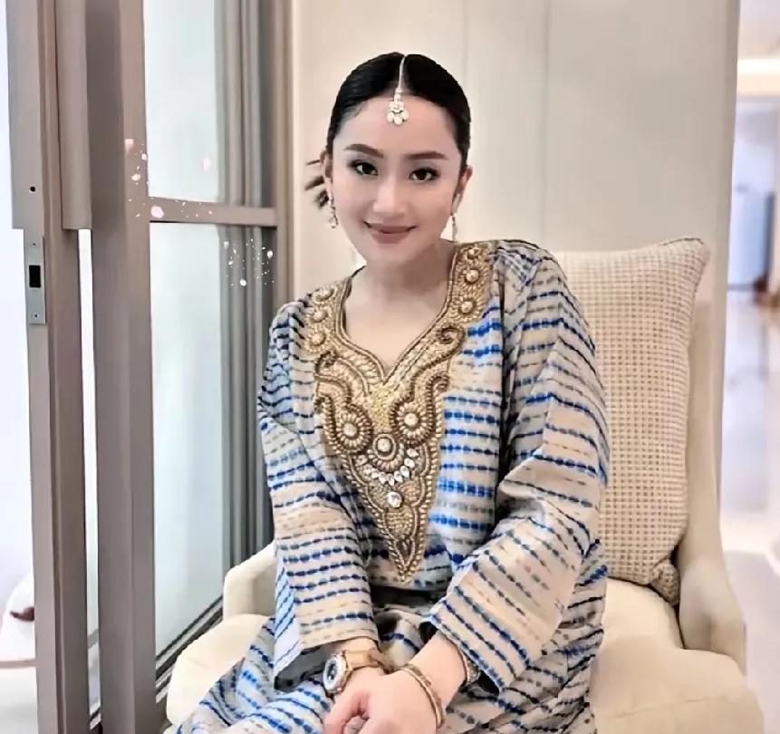 快讯！
真的没想到啊！泰国总理她真的太低调了！宝格丽的灵蛇系列手表，不仅仅是一件