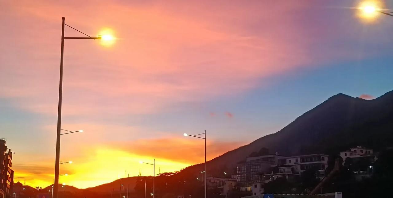 炎炎夏日，全国到底哪里最热？ 除了海南，难道不是我们两广最热了吗？
现在放暑假了