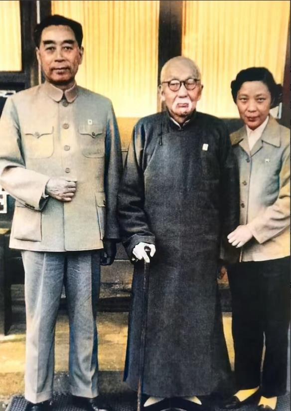 1949年国民党败局已定，国民党军政要员及家属不惜花大价钱也要逃往台湾，可蒋介石