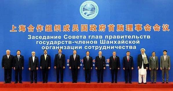 不要忘了，伊朗是上海合作组织成员国，从道义和法理上中俄都有出手支持伊朗的正当理由
