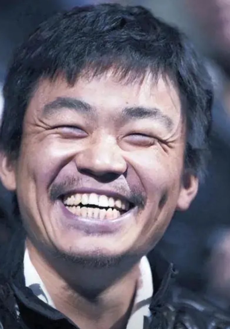 我问我老婆，王宝强又有演技又有钱，为什么你们女生很少人把她当做男神？

我老婆说