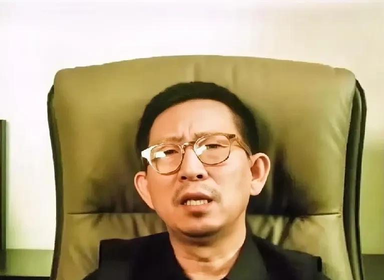 音乐人丁太升建议单依纯远离常石磊，引发乐坛热议，单依纯的转型之路究竟如何？
丁太