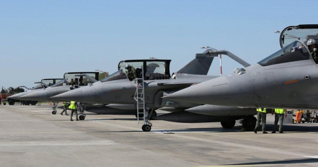 【印度阵风苏30飞赴边境军演，中式装备入列巴铁】
印度或将卷土重来吗？日前传出消