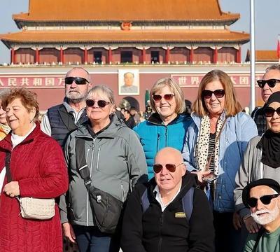 上海可能自己都没想到！2025年第一季度涌入上海的九万多名美国游客，竟意外地成了