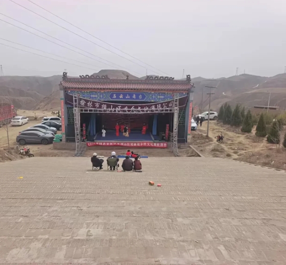 不懂就问，为什么农村里的人越来越少了啊。[捂脸哭][捂脸哭][捂脸哭]