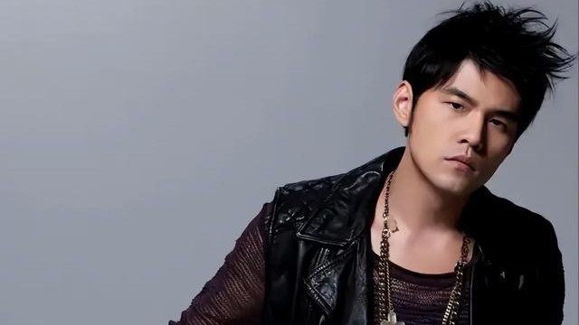 在今年6月19日的时候，有关于周杰伦在私底下的照片被曝光了出来