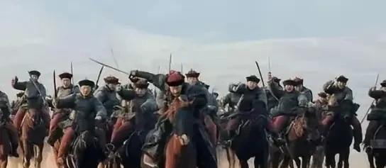 1724年，清军在郭隆寺激战两万喇嘛兵。清军攻克郭隆寺后，岳钟琪不仅将投降的60