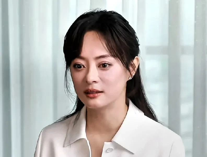 最近，关于孙俪眼睛的讨论，有点意思啊。演技派也要被颜值绑架了吗？这年头，对女演员