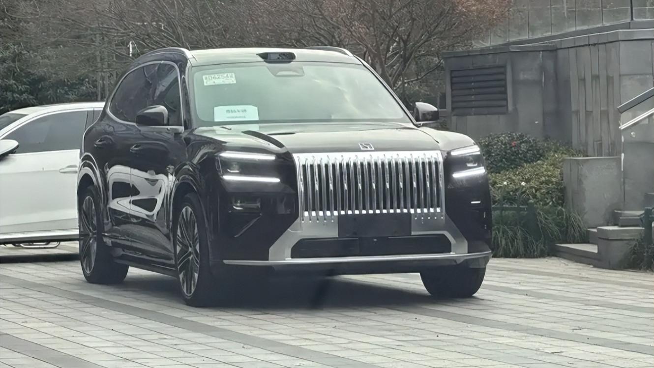 轴距超3米！极氪8X申报：配6活塞卡钳+2吨拖挂，预估40万起售