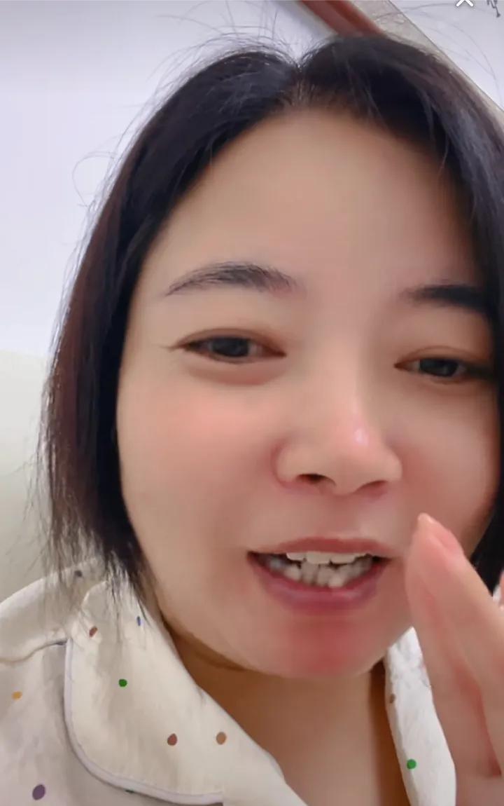 堂嫂今天估计挺郁闷，好不容易来了一趟景德镇，心心念念了好长时间，带着一对儿女，千