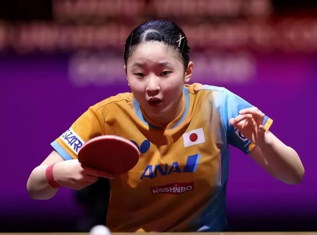 张本美和首轮表现并不抢眼，只能算是及格！没有显示出冠军相。张本美和首轮的对手是乌
