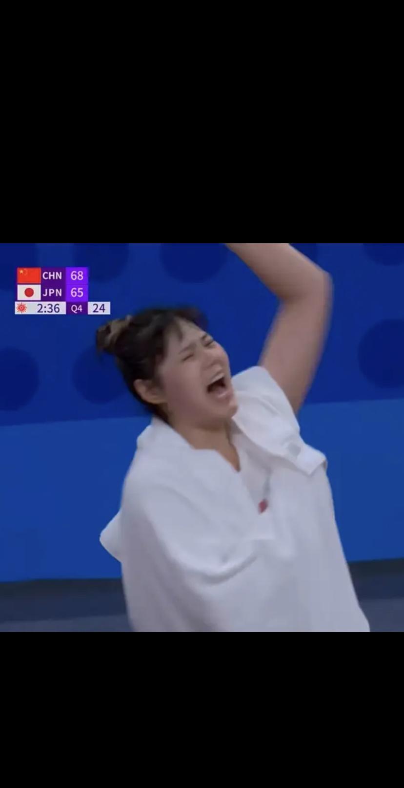 中国女篮为什么不把小宝李月汝招回来呢？
          小宝李月汝目前在美国