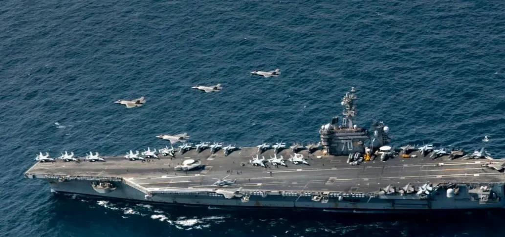 美国国防部长皮特·海格塞斯已命令卡尔·文森号航空母舰（CVN-70）和第一航母打