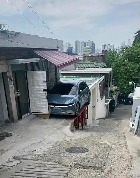 停在这里是怎么上下车的？