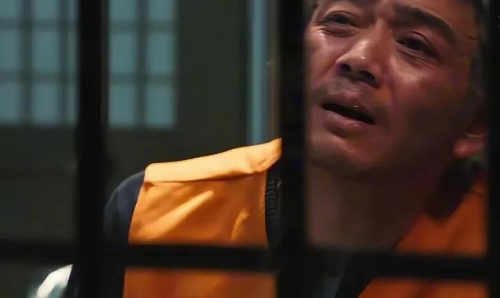 《以法之名》里全剧最惨的是万海，每天两眼一睁就是背，关键是背的还都没被问，问的全