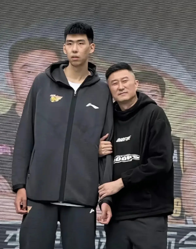 热身赛还没有打完，篮协今日宣布，徐昕离开国家队。徐昕在广东男篮把板凳坐穿，一股势