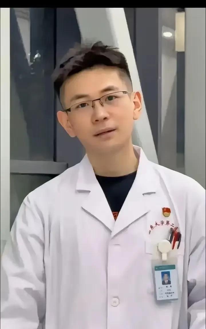 罗帅宇罗医生，第一次在网上刷到了你，可惜你已经不在了，生命永远定格在了28岁，孩