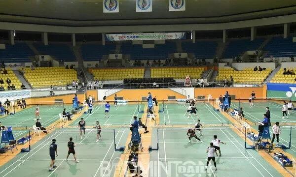 韩国锦标赛结果：
男单 全奕陈 26-24 21-14 崔智勋 
女单 金珠恩 