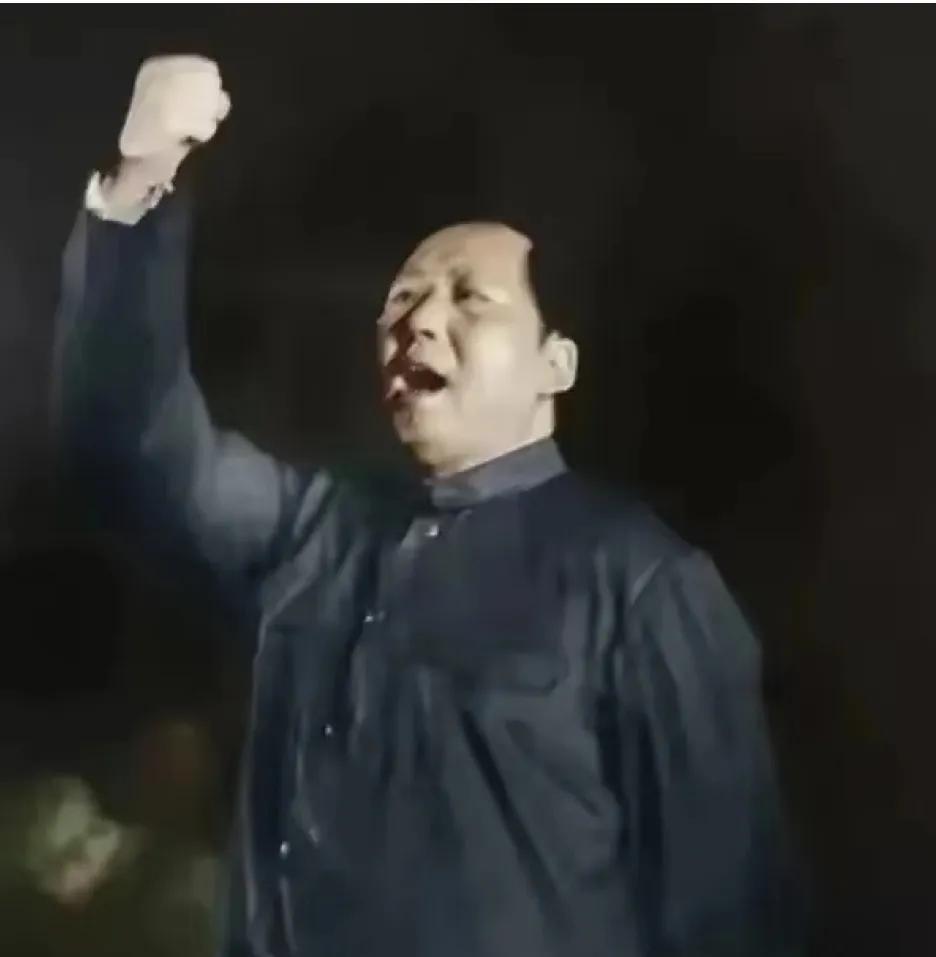 “宜将剩勇追穷寇，不可沽名学霸王”出自伟人的《七律·人民解放军占领南京》。
