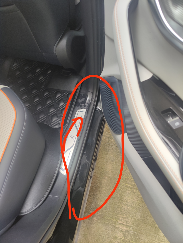 21款比亚迪宋plus后车门积水
目前没其他问题，就是后门积水严重，一开车门水哗