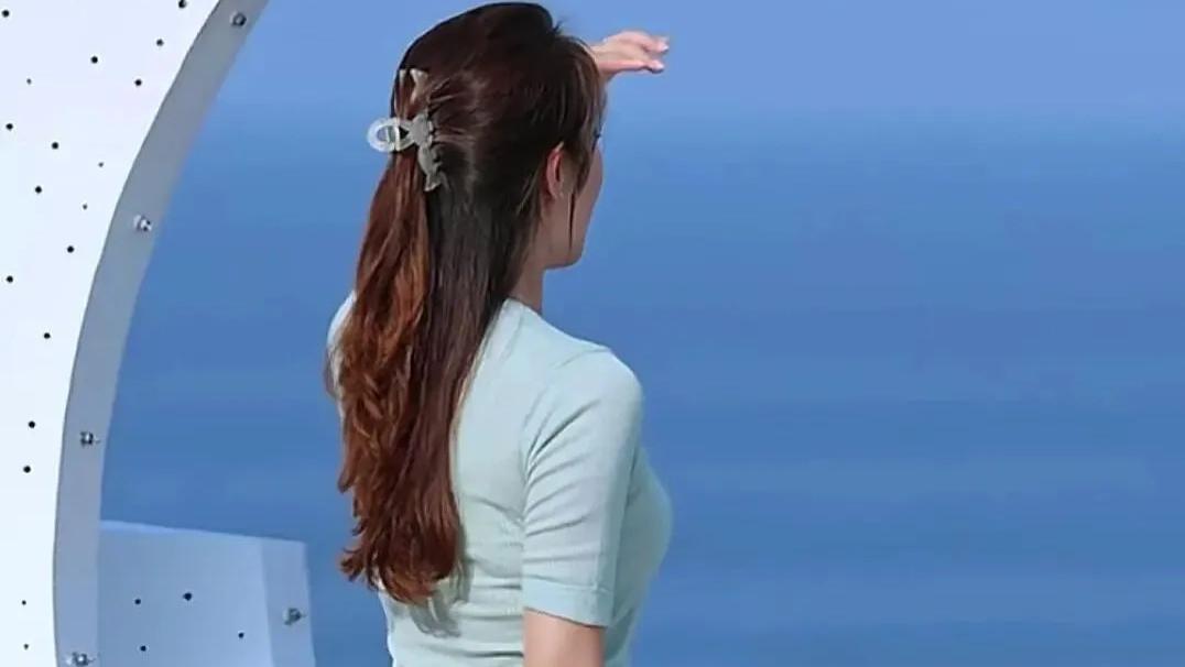 海天之畔，经典老A8的牛仔裤邂逅那一抹温柔背影