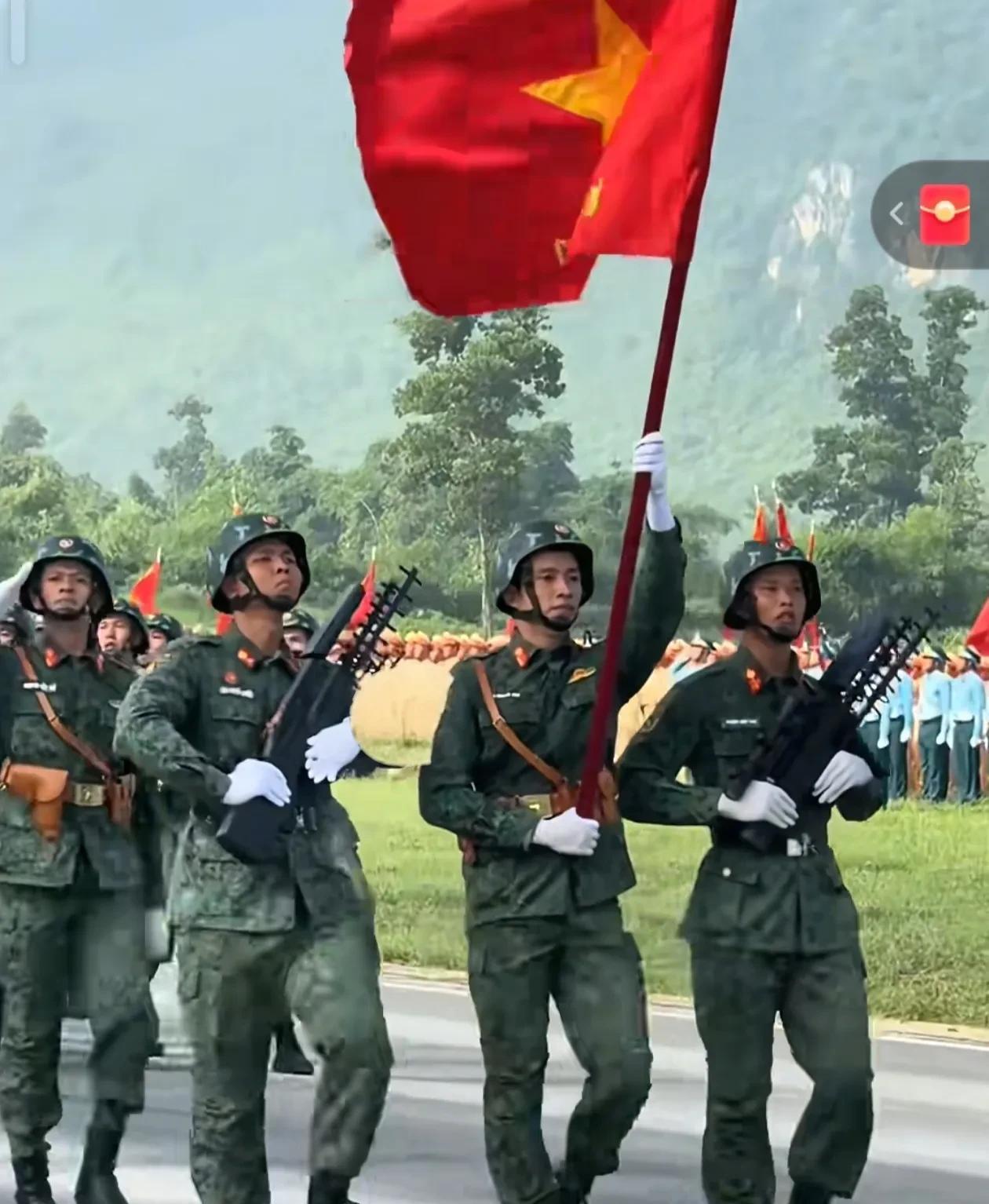越南可能是世界上首个在正式阅兵步兵方队中展示单兵反无人机电磁枪的国家，照片显示，
