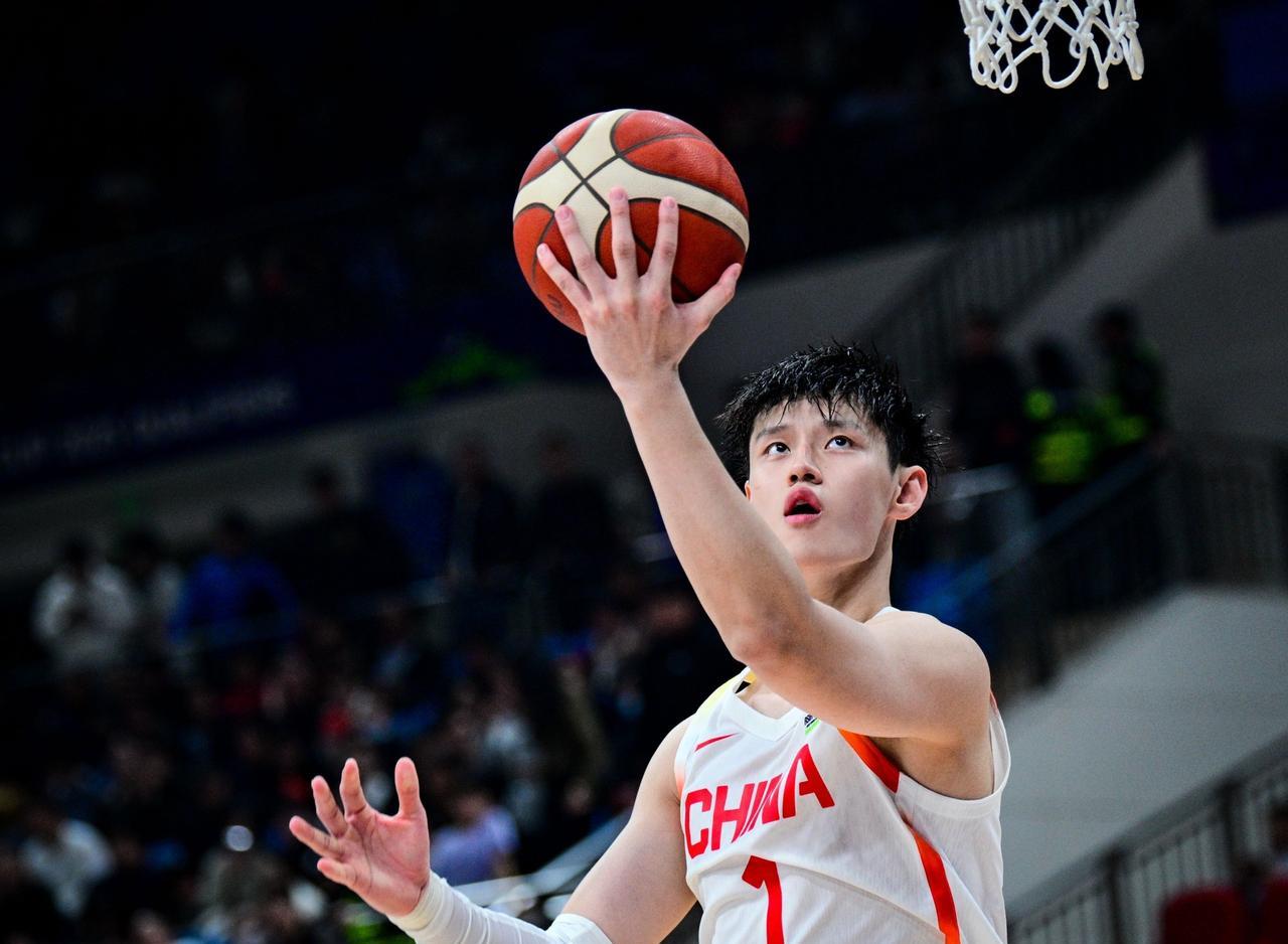 #头号创作者激励计划#曾凡博得到NBA篮网球队合同，这会是一份怎样的合同？
8月