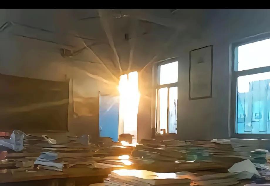 以前的同事跟老板提社保的事情
他说：老板是不是9月1号可以给我交社保了
老板说：