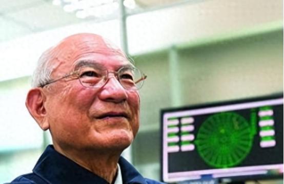 中国科学家刘永坦，辛苦研究三十年，终于发现了藏在雷达“盲区”的美国航母，为中国万