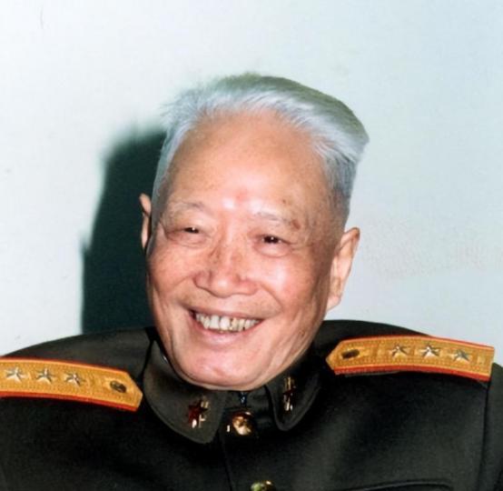 1985年，张震将军上报中央申请退休，其实这个时候的将军也到退休时间了。这边将军