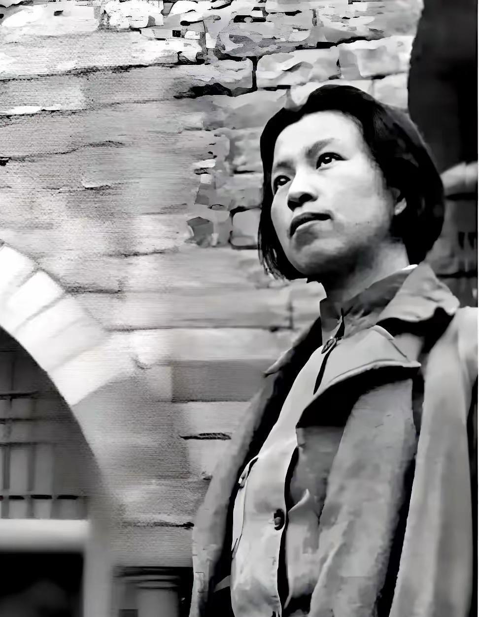 1938年初，延安鲁艺学院成立不久，为纪念抗战一周年，来自上海、武汉各地的文艺青