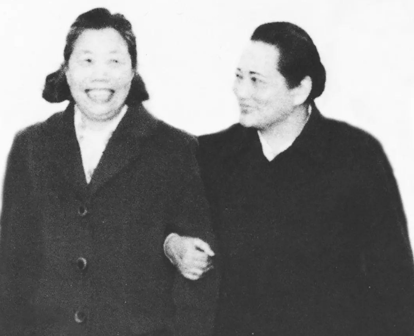 邓颖超当过政协主席，有人说邓颖超是目前为止唯一的女正国级，那么国母宋庆龄曾当选过