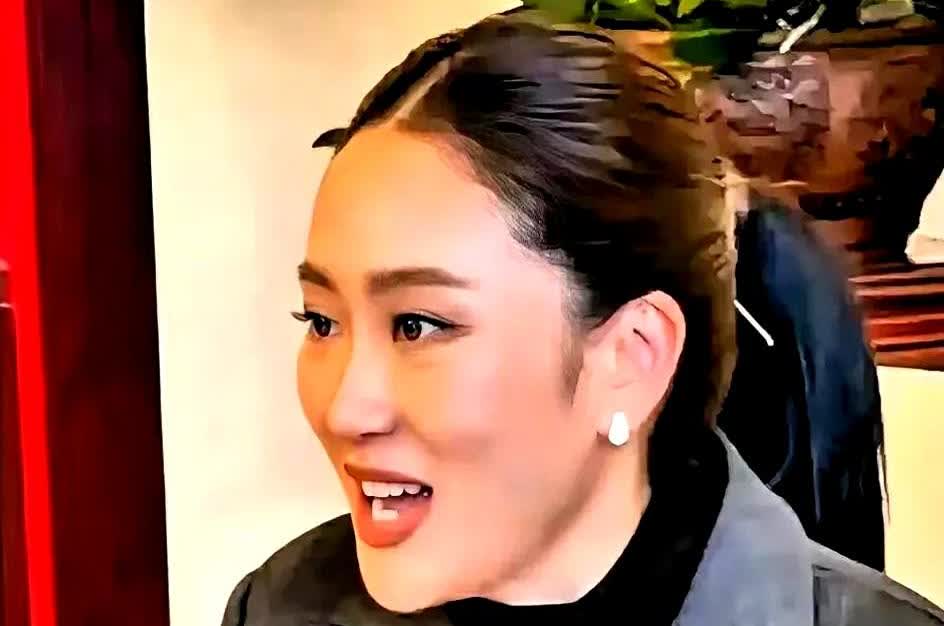 我好像发现洪森为什么要泄露佩通坦“录音门”事件的真正原因了，大家发现没有，佩通坦