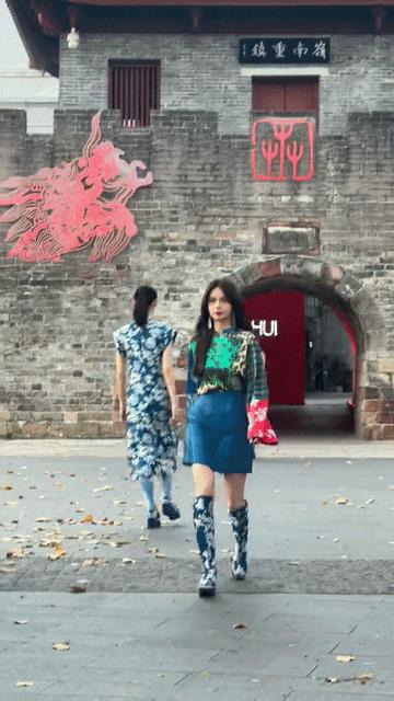 吴昕沈梦辰都变美了？为啥感觉吴昕颜碾压沈梦辰呢？
吴昕和沈梦辰都有颜值进阶，可观