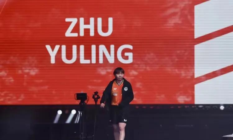 朱雨玲这是怎么了
打球就打球还去签了一个日本俱乐部
也不知道什么意思？
不过前一