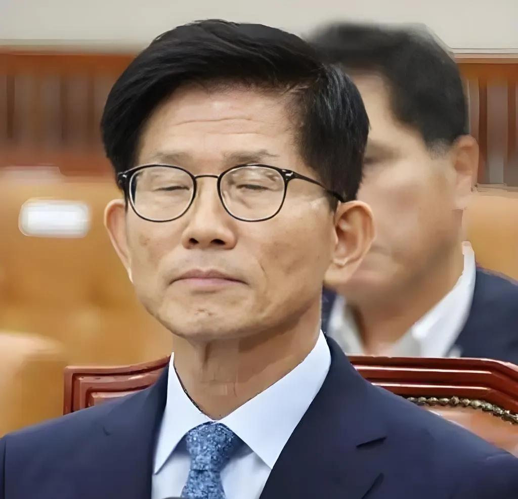 李在明要提防这个人，他很有可能成为第二个尹锡悦！
目前韩国国民力量党总统候选人即