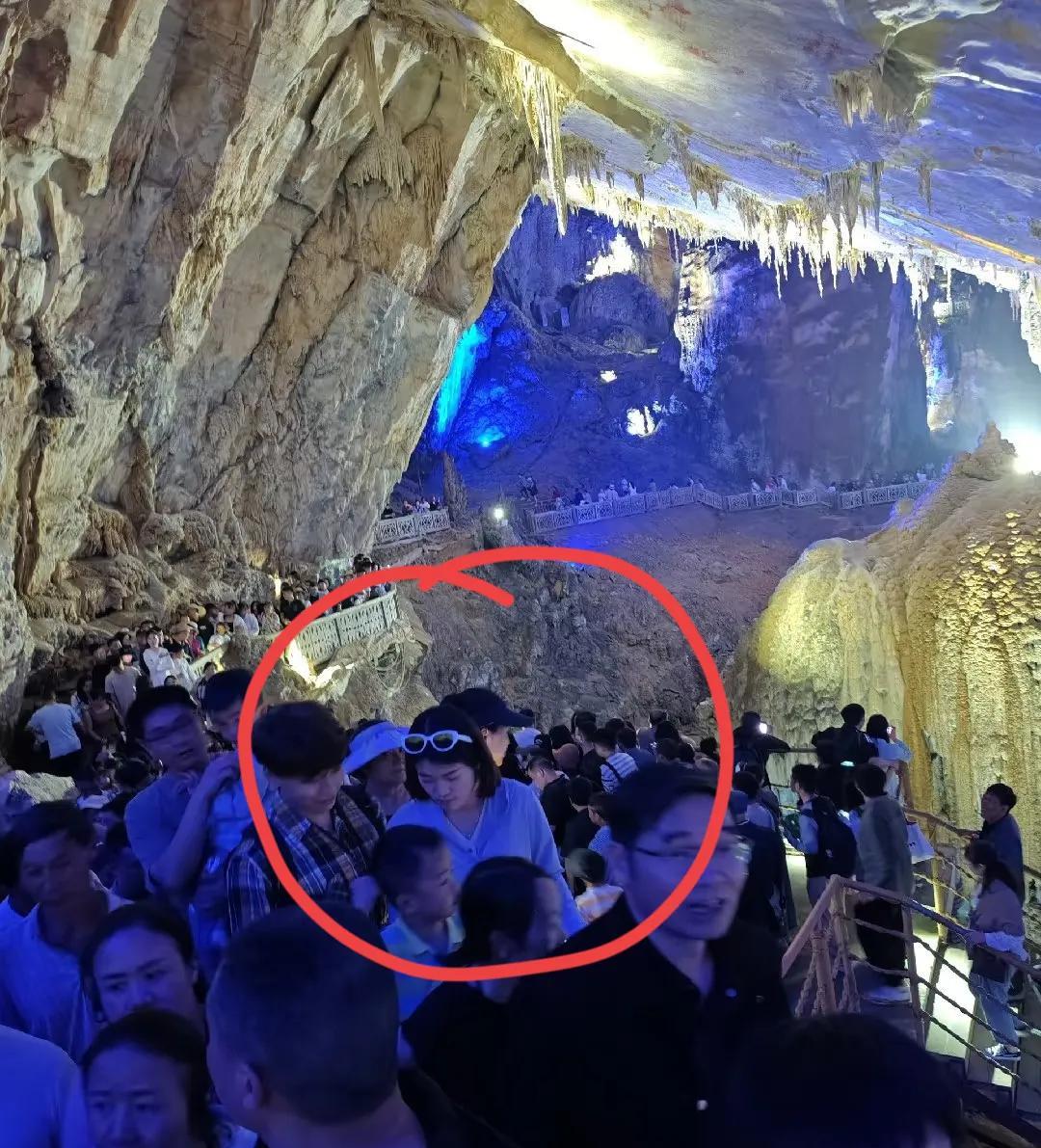 其实贵州旅游翻车早有预料
从这张图就能看出
这告诉了我们一个很残酷的真相，宁愿多