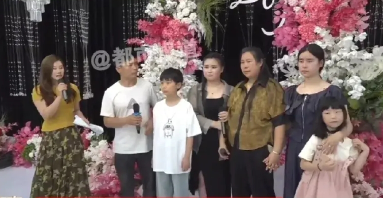 陈杨梅的认亲宴竟然是杨妞花主持的，杨妞花主持确实很好，逻辑很清晰，现场把控也很好